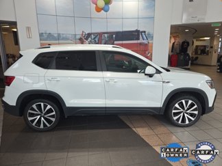 Certified 2022 Volkswagen Taos SE image 1