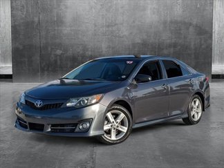 Used 2013 Toyota Camry SE image 1