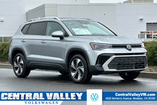 New 2025 Volkswagen Taos SE image 1