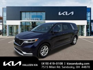 Certified 2022 Kia Carnival LX image 1