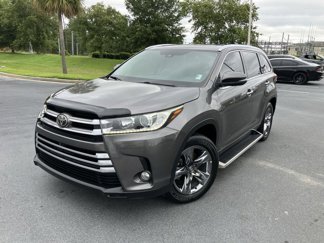 Used 2017 Toyota Highlander Limited Platinum image 1