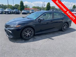 Used 2024 Toyota Camry SE image 1
