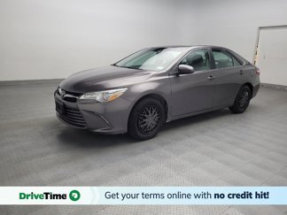 Used 2015 Toyota Camry LE image 1