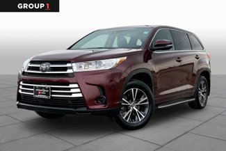 Used 2017 Toyota Highlander LE image 1