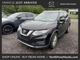 Used 2017 Nissan Rogue SV image 1