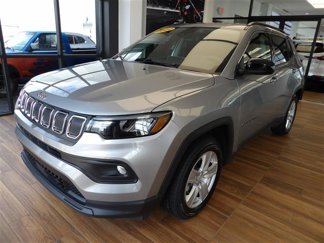 Used 2022 Jeep Compass Latitude image 1