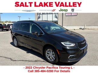 Used 2022 Chrysler Pacifica Touring-L image 1
