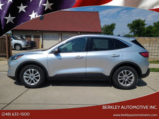 Used 2020 Ford Escape SE image 1