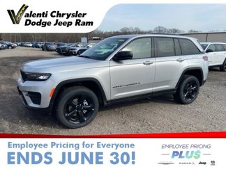 New 2025 Jeep Grand Cherokee Altitude image 1