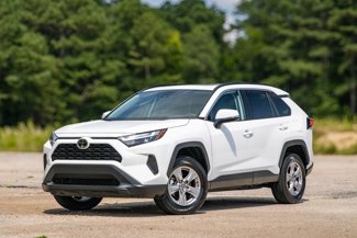 Used 2023 Toyota RAV4 XLE image 1