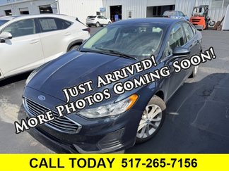 Used 2020 Ford Fusion SE image 1