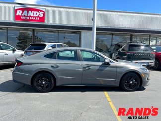 Used 2023 Hyundai Sonata SE image 1