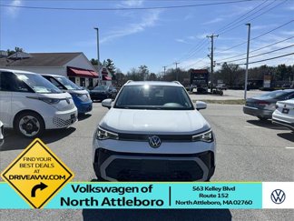 New 2025 Volkswagen Taos SE image 1