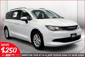 Used 2021 Chrysler Voyager Lxi image 1