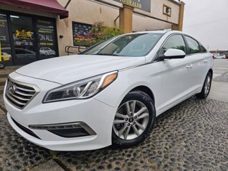 Used 2015 Hyundai Sonata SE image 1