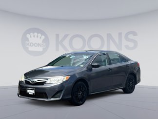 Used 2014 Toyota Camry LE image 1
