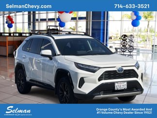 Used 2022 Toyota RAV4 SE image 1