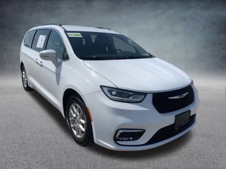 Used 2022 Chrysler Pacifica Touring-L image 1