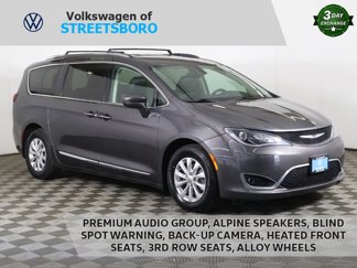 Used 2018 Chrysler Pacifica Touring-L w/ Premium Audio Group image 1