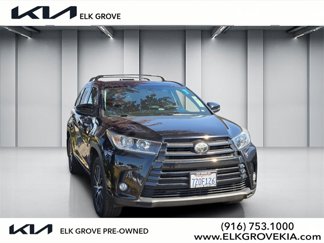Used 2017 Toyota Highlander SE image 1