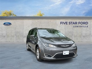 Used 2017 Chrysler Pacifica Touring-L Plus image 1