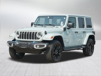 Used 2024 Jeep Wrangler Sahara w/ Technology Group image 1
