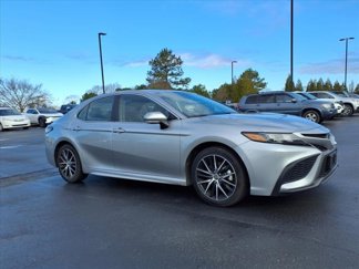 Used 2023 Toyota Camry SE image 1