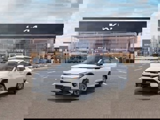 New 2025 Kia K4 LX image 1