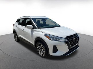Used 2024 Nissan Kicks SV image 1
