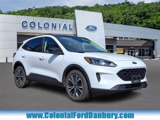 Used 2022 Ford Escape SE w/ SE Sport Appearance Package image 1