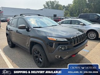 Used 2017 Jeep Cherokee Trailhawk w/ Comfort/Convenience Group image 1