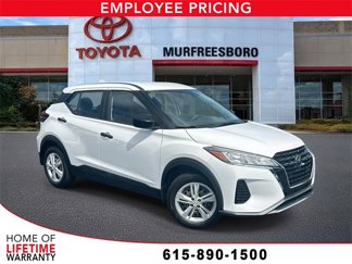 Used 2021 Nissan Kicks S image 1