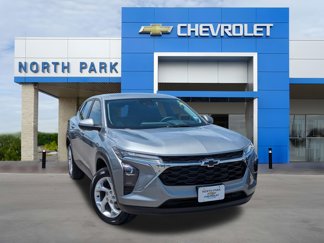 Used 2025 Chevrolet Trax LS w/ LS Convenience Package image 1