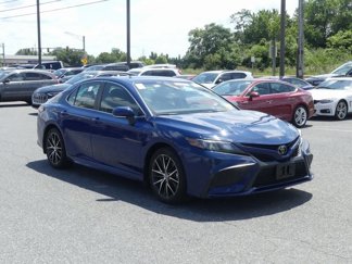 Used 2023 Toyota Camry SE image 1