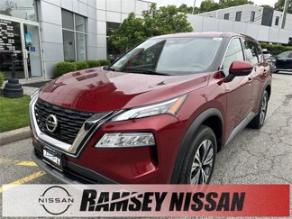 Used 2021 Nissan Rogue SV image 1