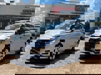 Used 2025 Nissan Versa S image 1