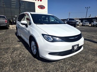 Used 2022 Chrysler Voyager LX image 1