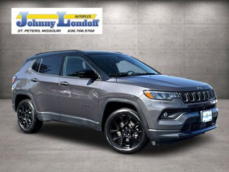 Used 2024 Jeep Compass Latitude w/ Convenience Group image 1