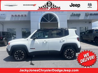 Used 2023 Jeep Renegade Trailhawk w/ Trailhawk Elite Group image 1