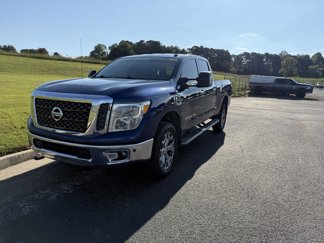 Used 2017 Nissan Titan SV image 1