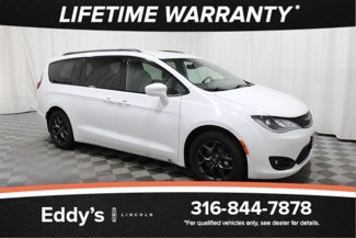 Used 2018 Chrysler Pacifica Touring-L Plus w/ Advanced Safetytec Group image 1
