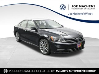 Used 2018 Volkswagen Passat 2.0T R-Line image 1