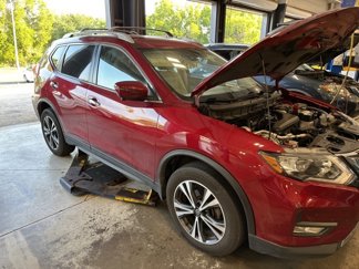 Used 2019 Nissan Rogue SV w/ Premium Package image 1