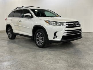 Used 2019 Toyota Highlander XLE image 1