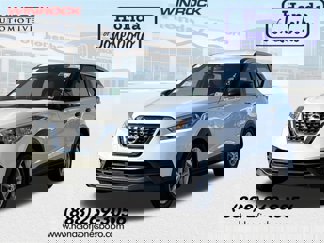 Used 2020 Nissan Kicks S image 1