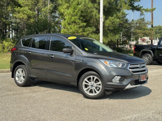 Used 2019 Ford Escape SE image 1