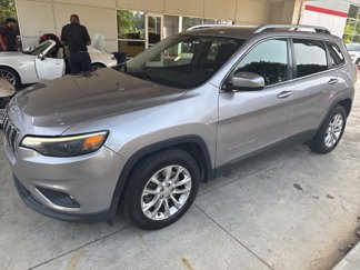 Used 2019 Jeep Cherokee Latitude w/ Popular Appearance Group image 1