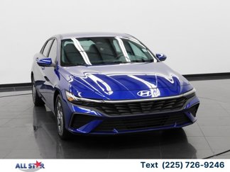 Used 2024 Hyundai Elantra SEL image 1