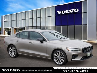 Used 2021 Volvo S60 T5 Momentum w/ Premium Package image 1