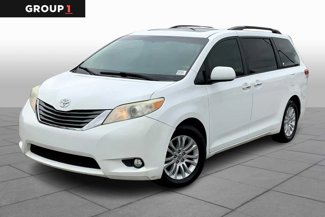 Used 2013 Toyota Sienna XLE image 1